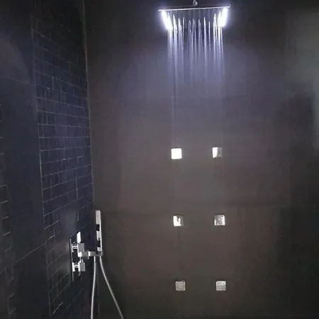 Neonero Villa *