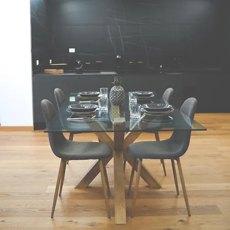 Neonero 4* Николози