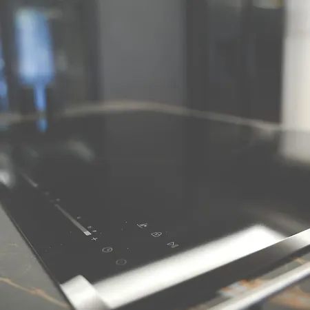 Neonero Николози