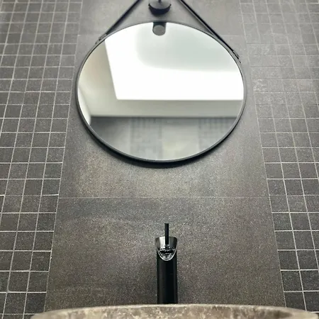 Neonero 4* Николози